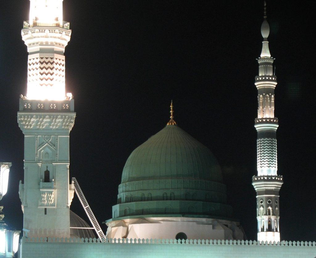 La mosquée du Prophète à Médine, de nuit